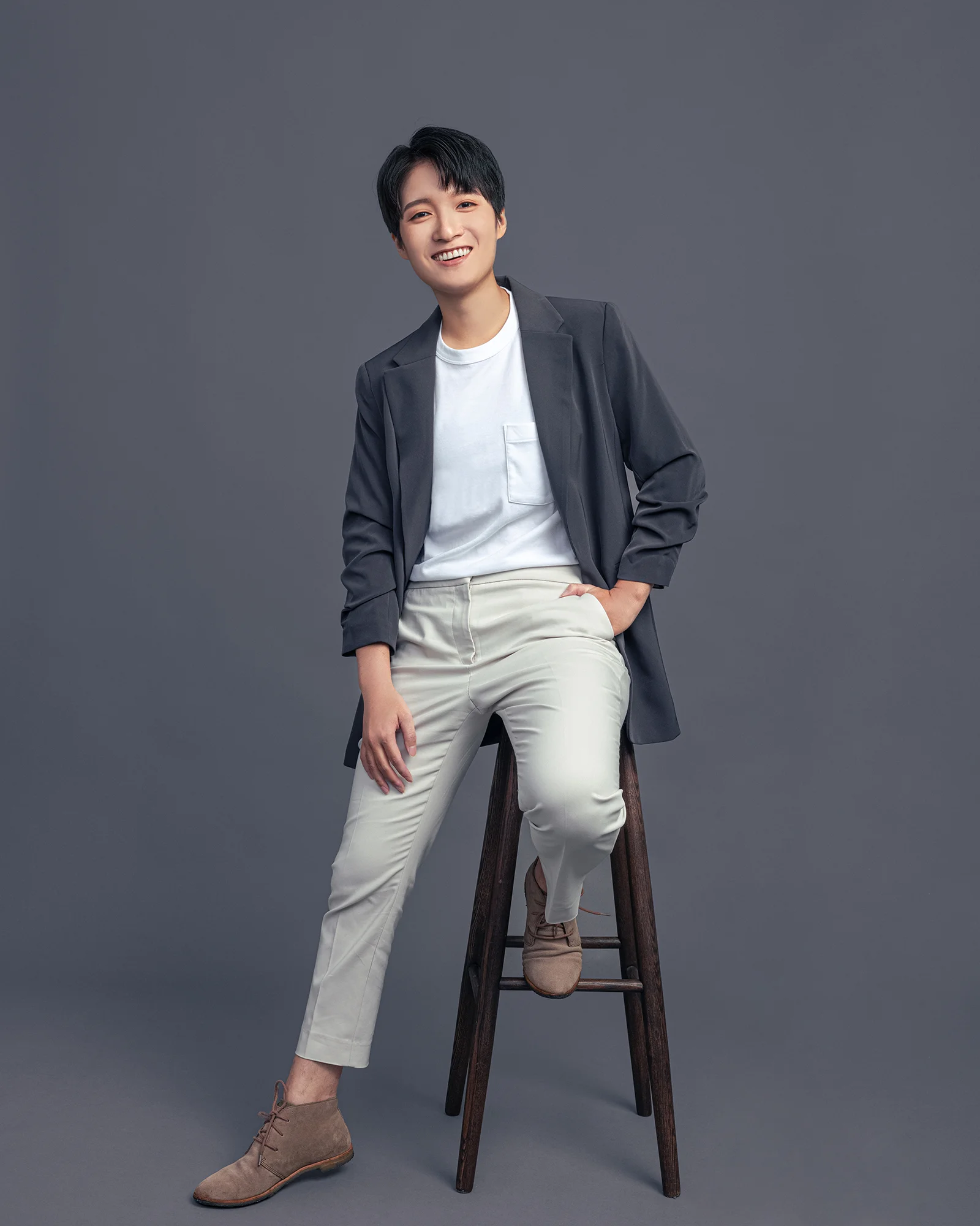 室內設計師 黃佳彬 Robyn 形象照片