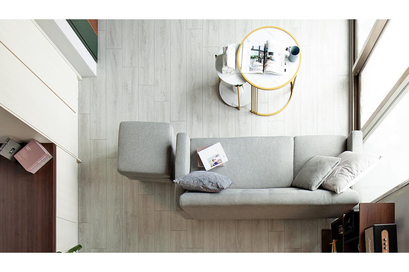 客廳空間沙發與木地板-簡約現代風