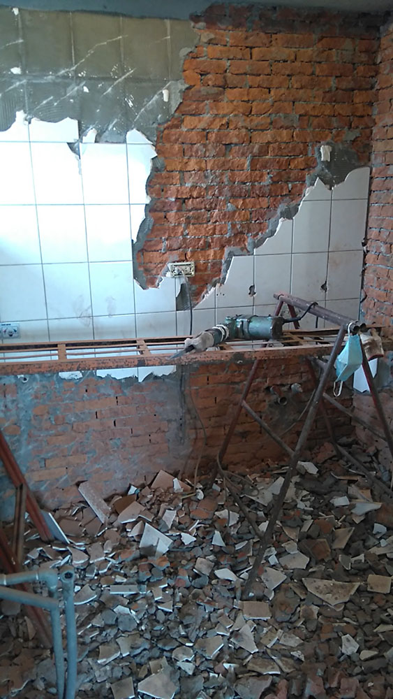 浴室翻修拆除工程;